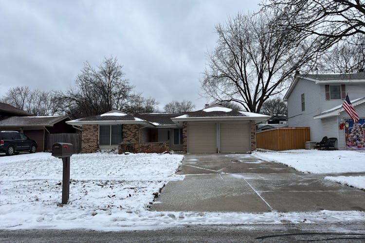 121 Newport Dr Bolingbrook, IL 60440, Will County