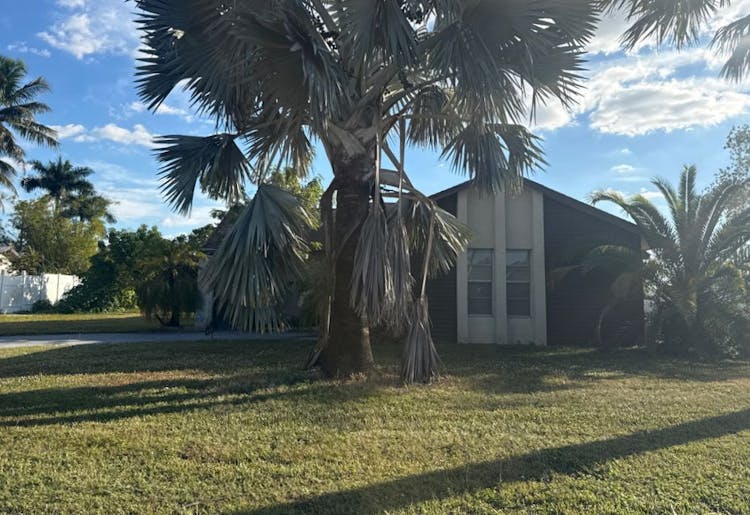 410 Parkside Street Lehigh Acres, FL 33936, Lee County