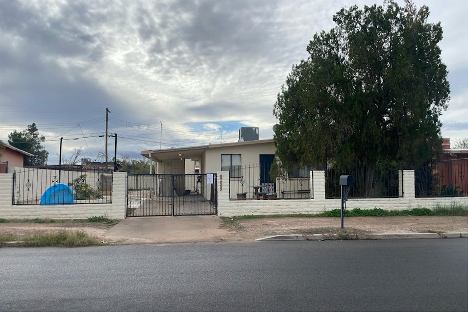 809 W MacArthur St Tucson, AZ 85714, Pima County