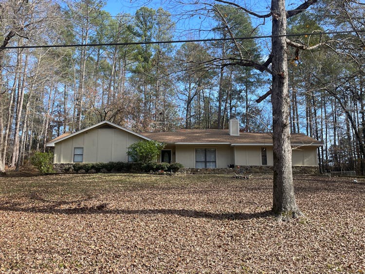60 Savelle Cir Columbus, MS 39705, Lowndes County