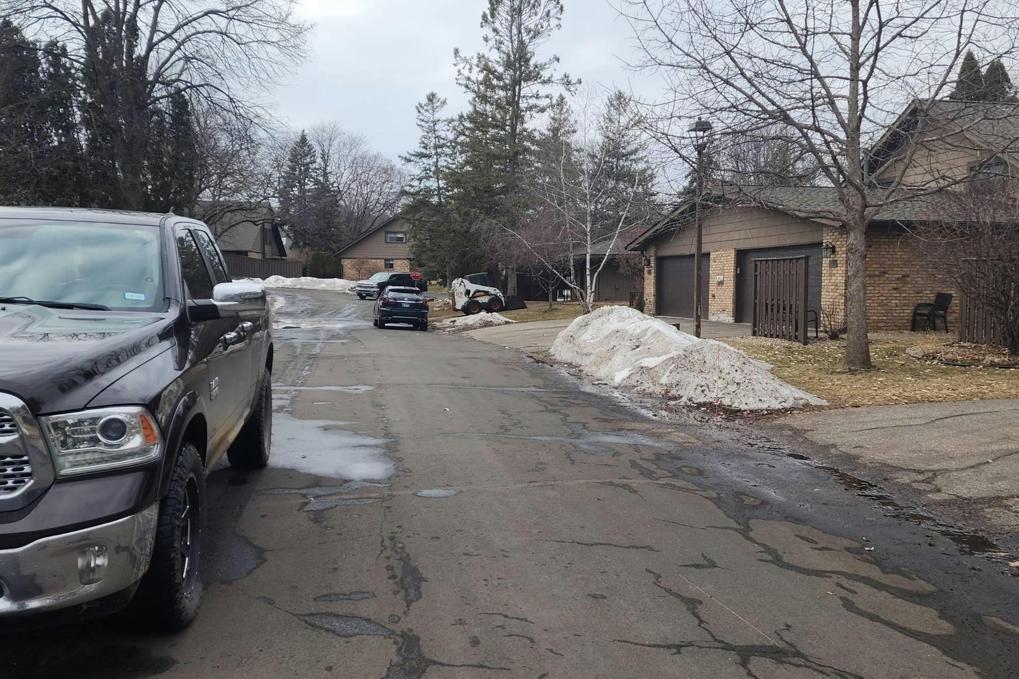 Breconwood Rd, Wayzata, MN 55391