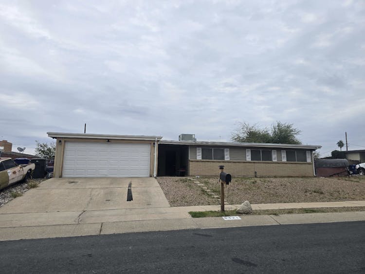 8421 E Balfour Dr Tucson, AZ 85710, Pima County