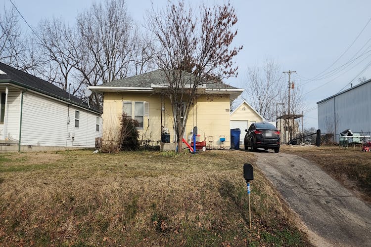 2123 Trenton St Joplin, MO 64801, Jasper County