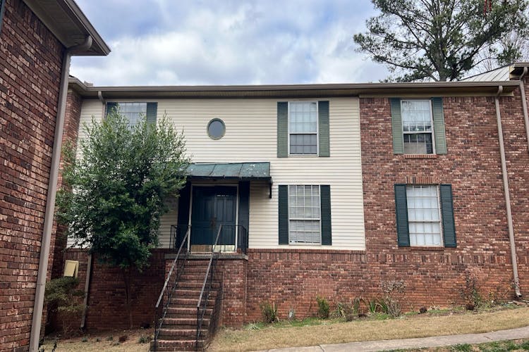 5603 Kingsport Dr Atlanta, GA 30342, Fulton County