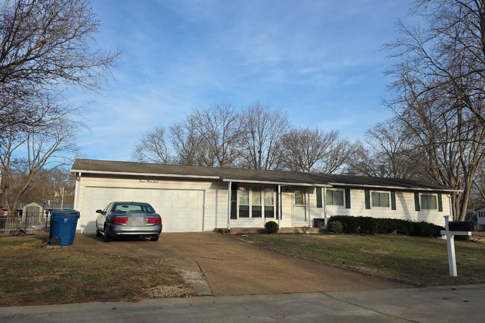 400 Ranch Dr Manchester, MO 63011, St. Louis County