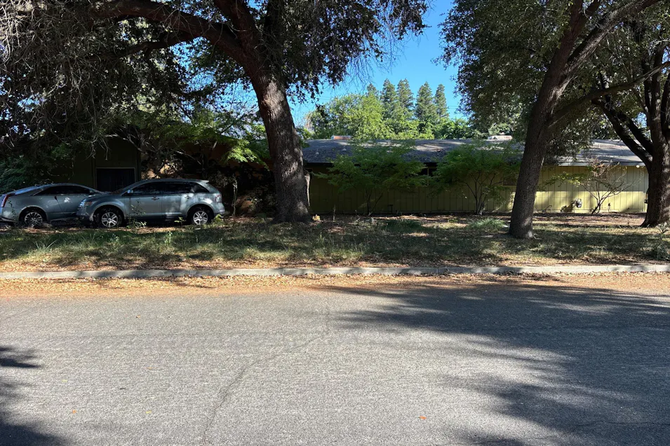 5512 E Heaton Ave Fresno, CA 93727-6024, Fresno County