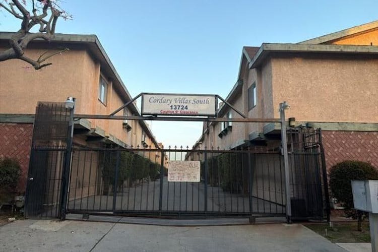 13724 Cordary Avenue #5 Hawthorne, CA 90250, Los Angeles County