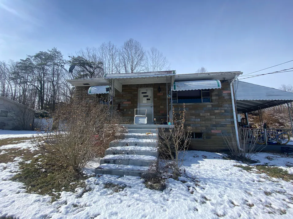 19 Fairview Dr Alum Creek, WV 25003, Lincoln County