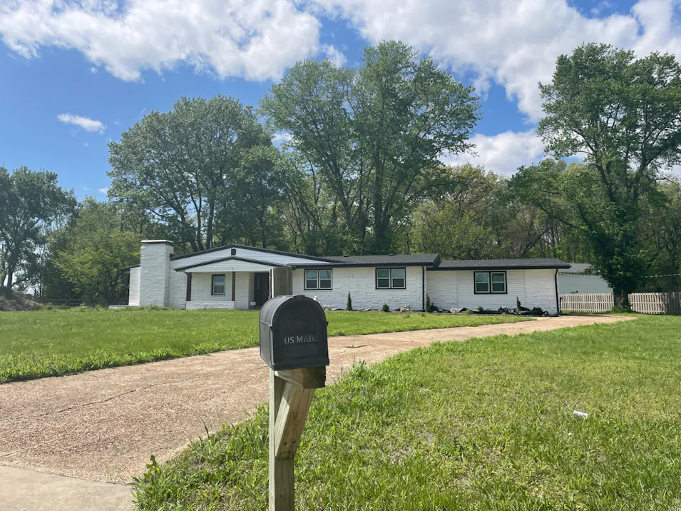 1 Singing Pines Dr Florissant, MO 63033, St. Louis County