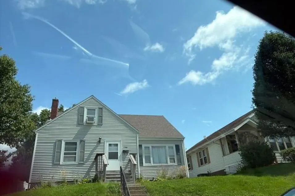 1566 Auburn Street Dubuque, IA 52001, Dubuque County