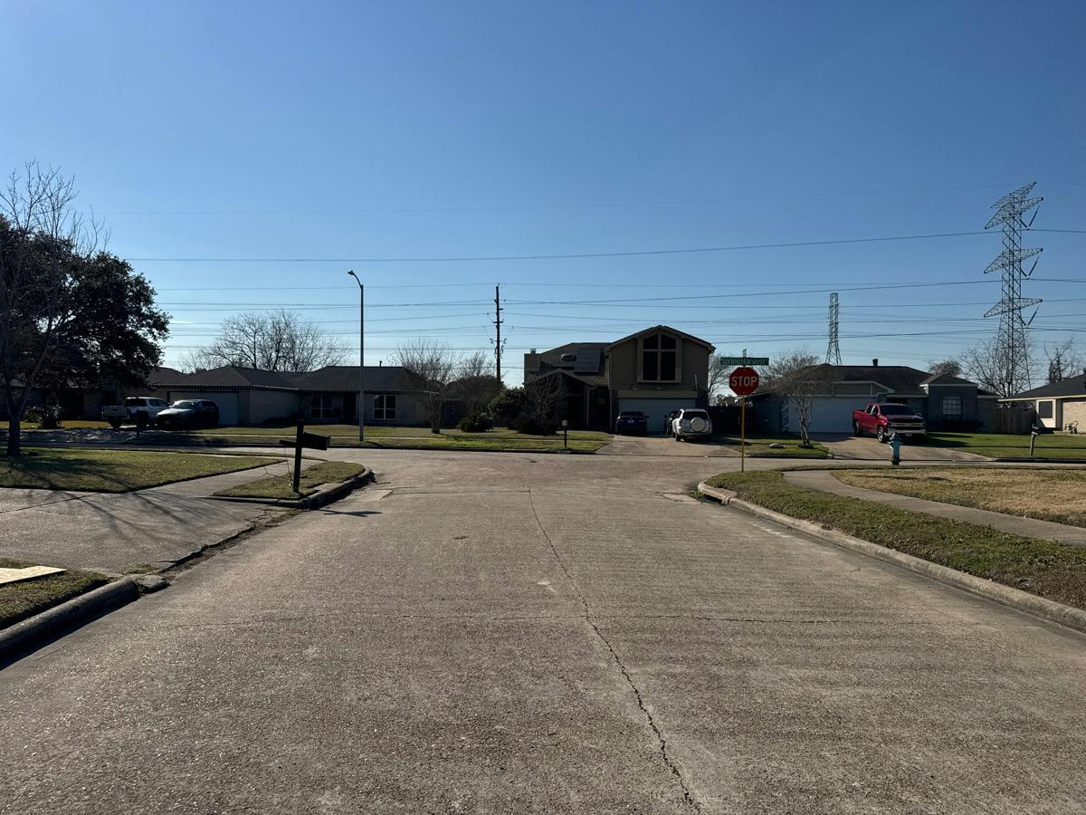 Golden Meadow Dr, Houston, TX 77064