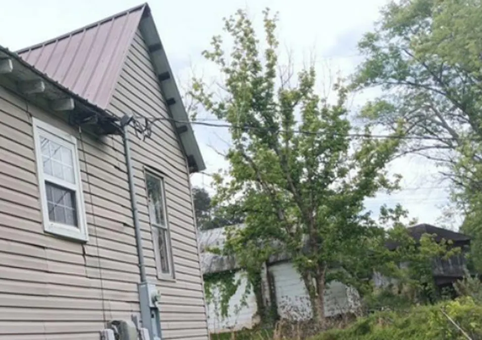 2933 Ky Rt 1092 Flat Gap, KY 41219, Johnson County