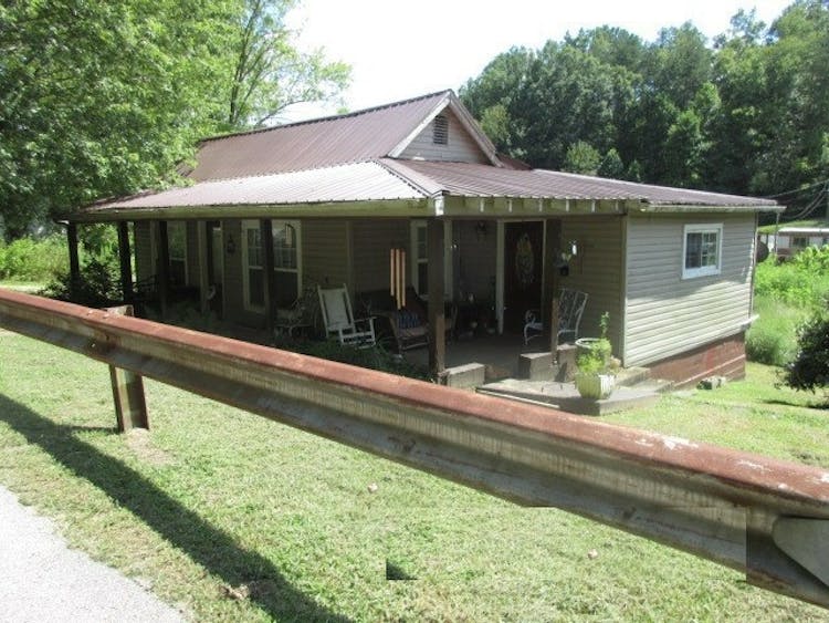 2933 Ky Rt 1092 Flat Gap, KY 41219, Johnson County