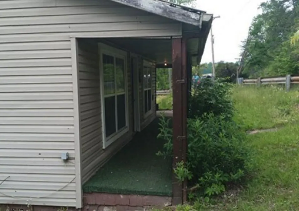 2933 Ky Rt 1092 Flat Gap, KY 41219, Johnson County