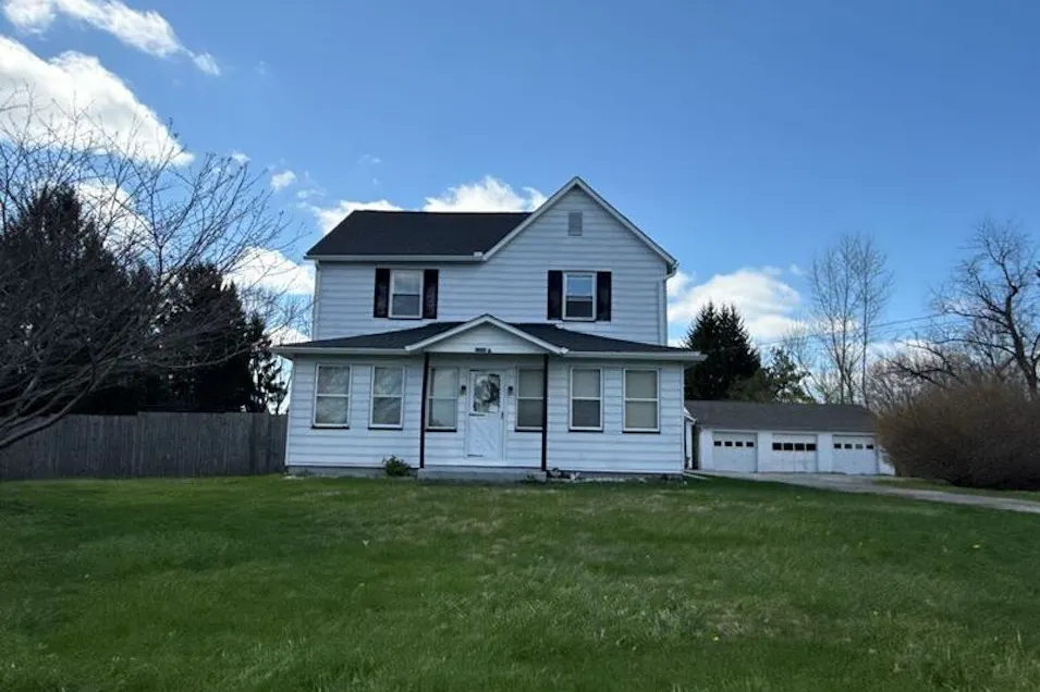 2504 Old Pittsburgh Rd New Castle, PA 16101, Lawrence County