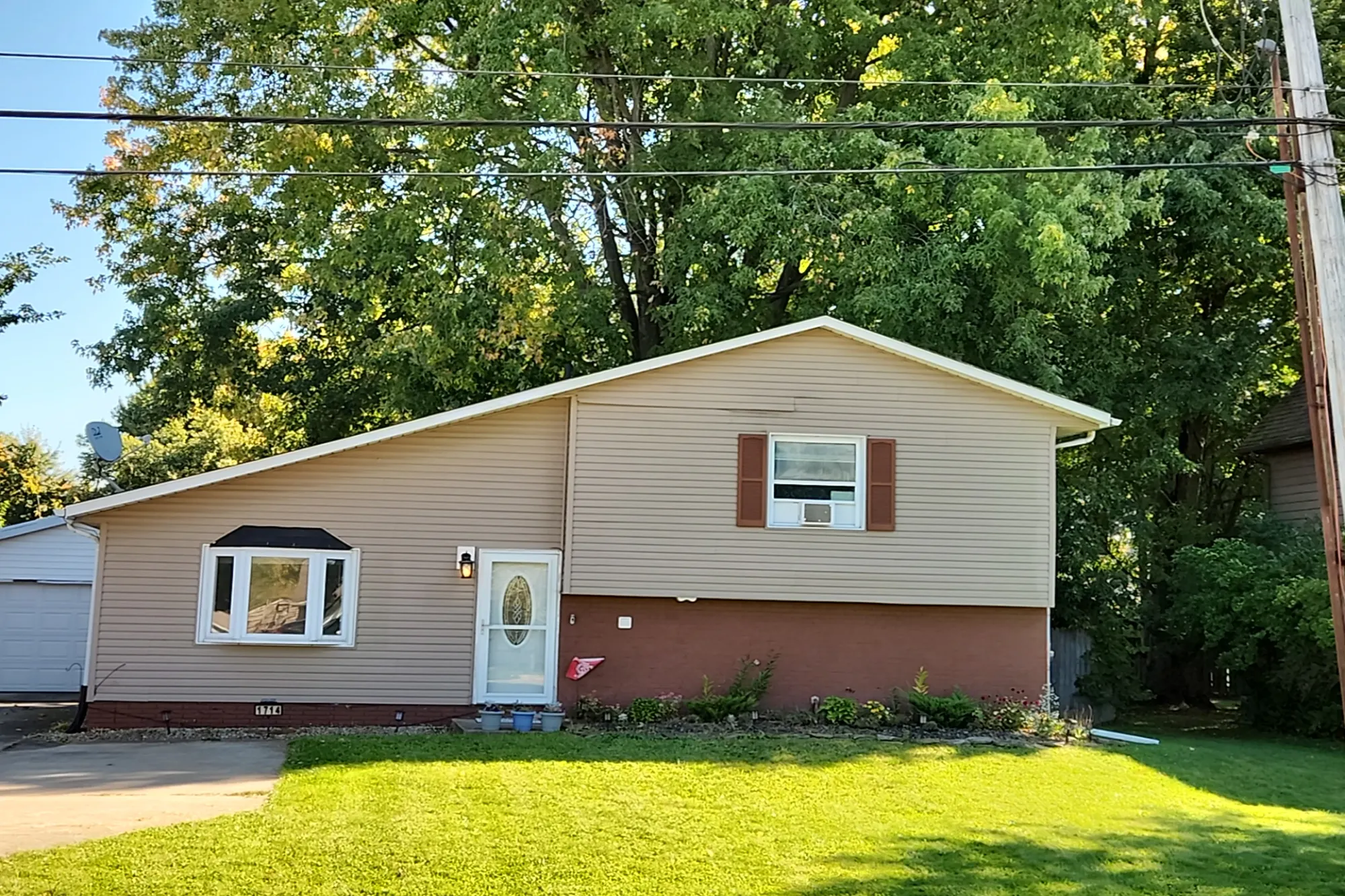 Abbe Rd, Elyria, OH 44035 #1