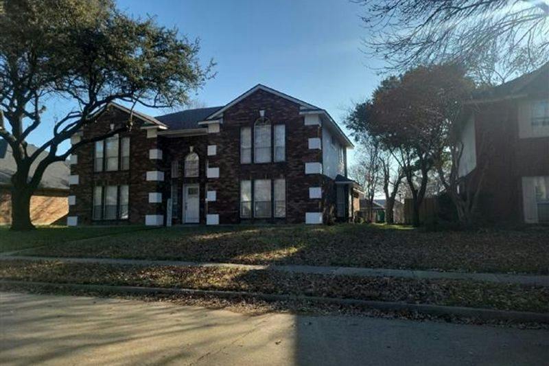 Baker Dr, Cedar Hill, TX 75104