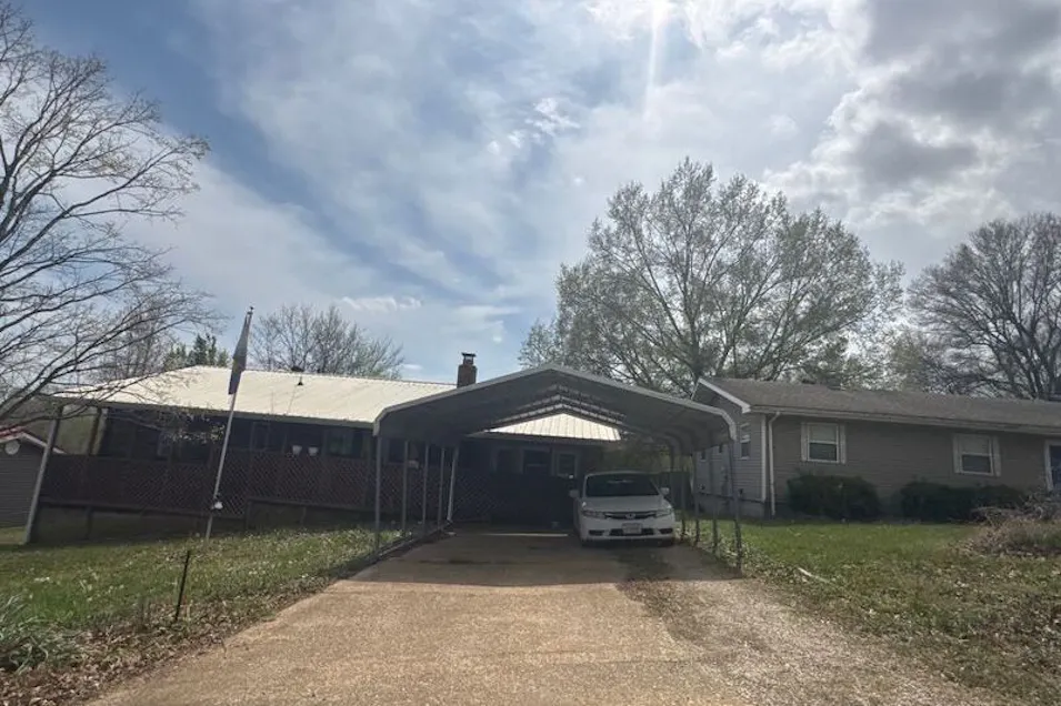 2030 Glendale Rd Poplar Bluff, MO 63901, Butler County