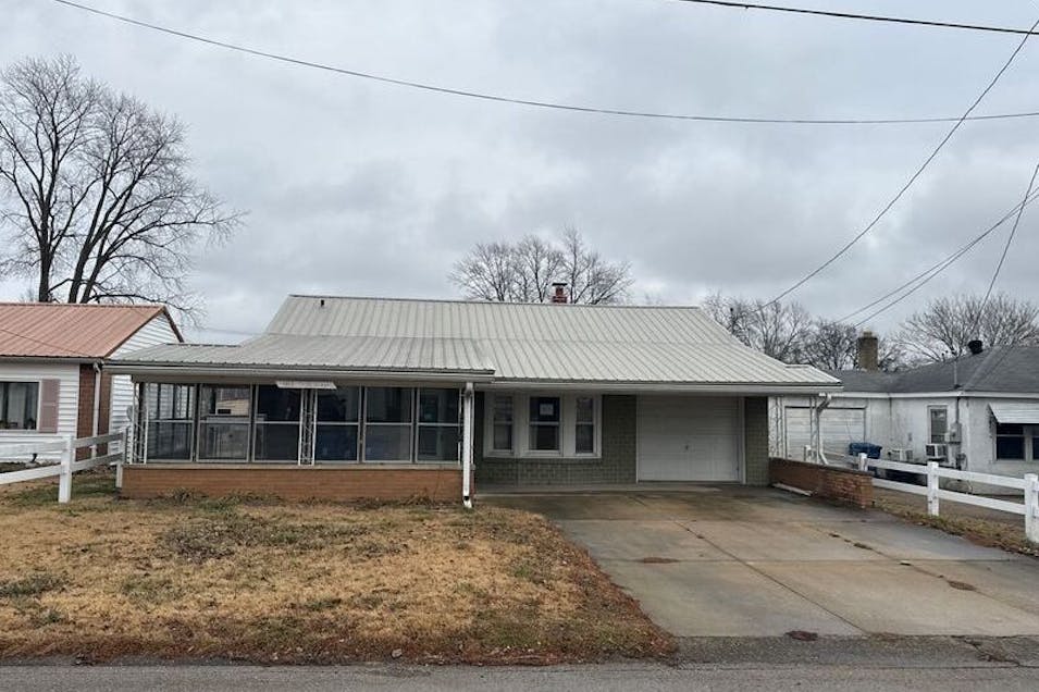 1812 16th Street Lawrenceville, IL 62439, Lawrence County