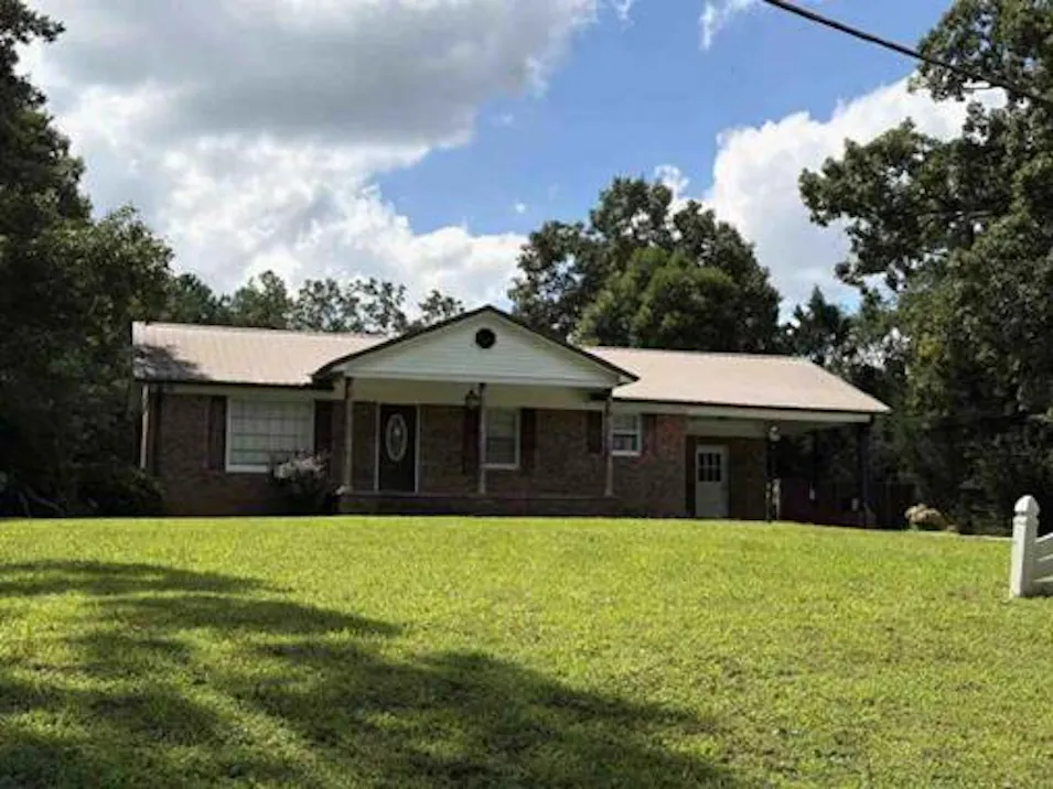 753 Sand Rd Cir Henderson, TN 38340, Chester County