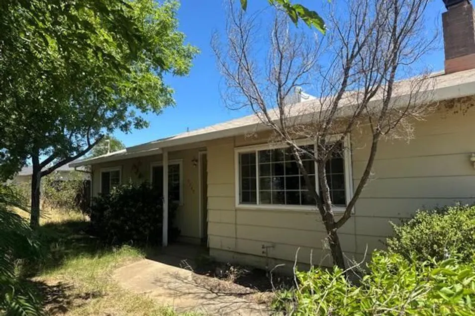9745 Old Oregon Trl Redding, CA 96003, Shasta County