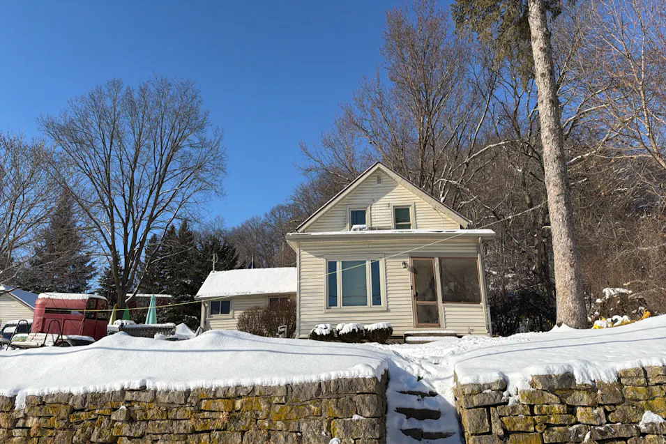 1127 Sugar Loaf Road Winona, MN 55987, Winona County