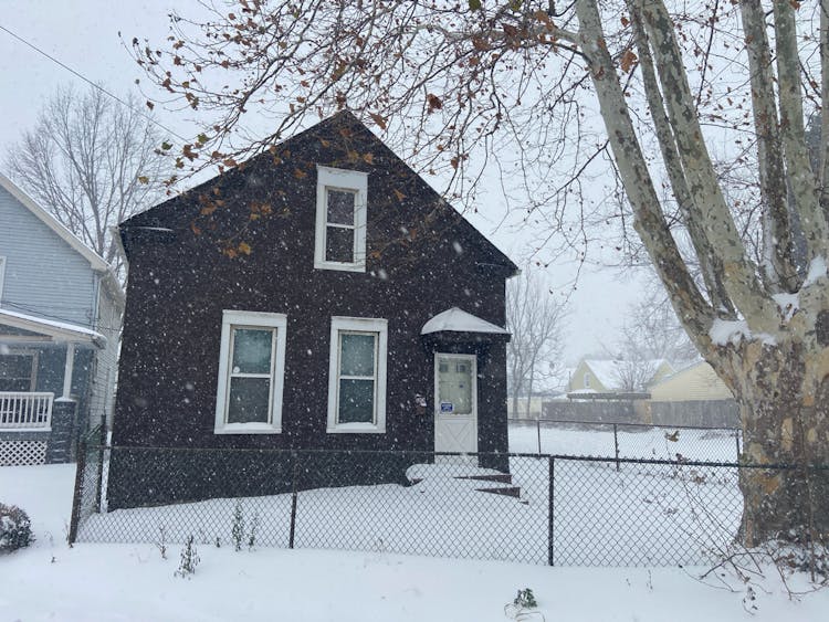 3647 Independence Road Cleveland, OH 44105, Cuyahoga County