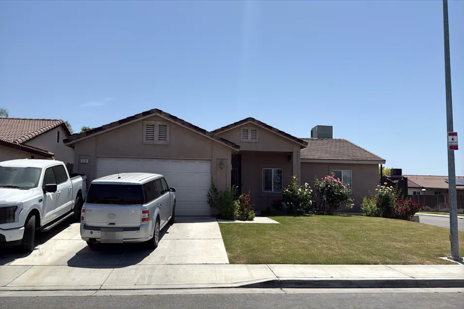 5501 Mar Grande Drive Bakersfield, CA 93307, Kern County