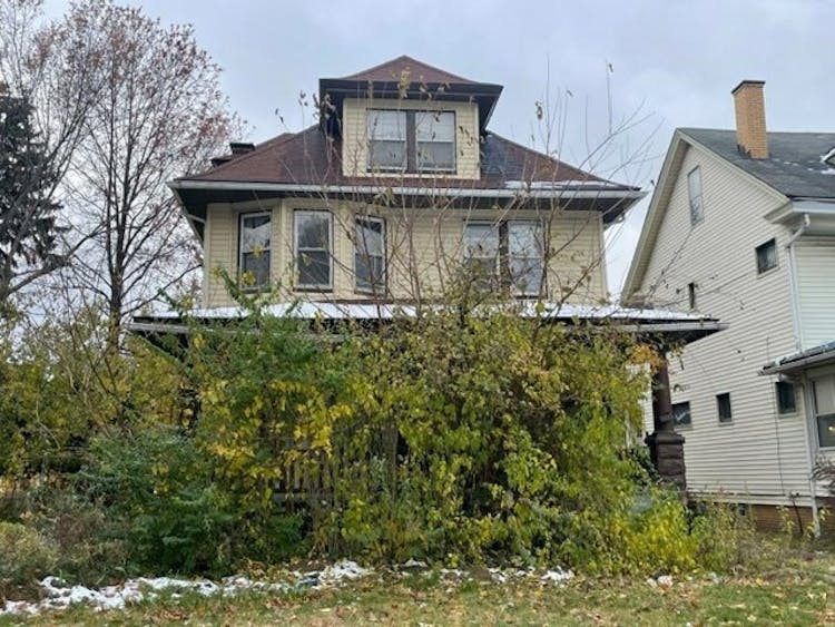 1172 Melbourne Rd East Cleveland, OH 44112, Cuyahoga County