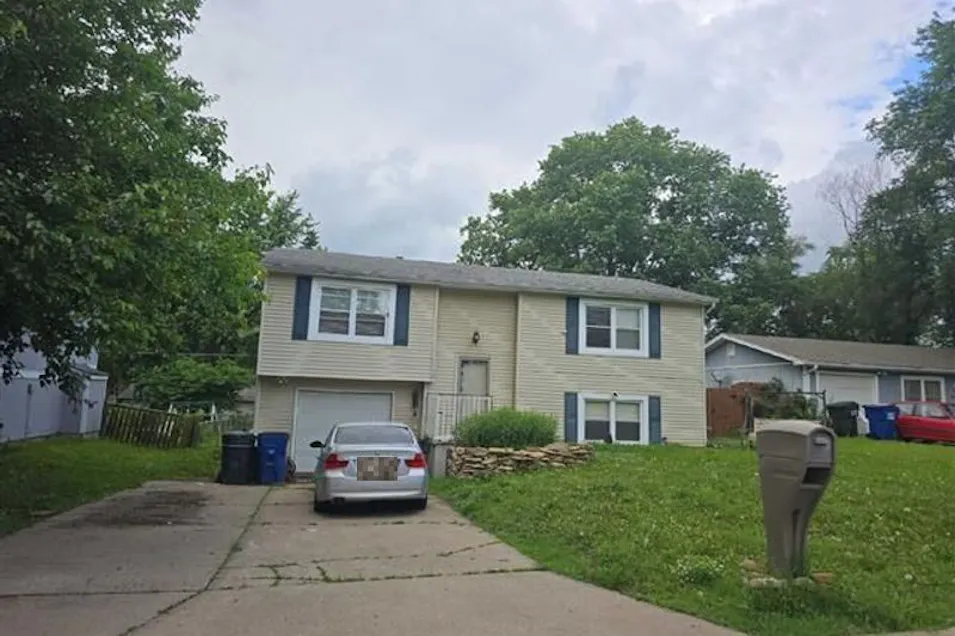 2525 Bonanza Lawrence, KS 66046, Douglas County