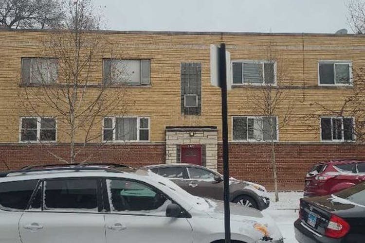 2802 West Hollywood Avenue, Unit 2w Chicago, IL 60659, Cook County