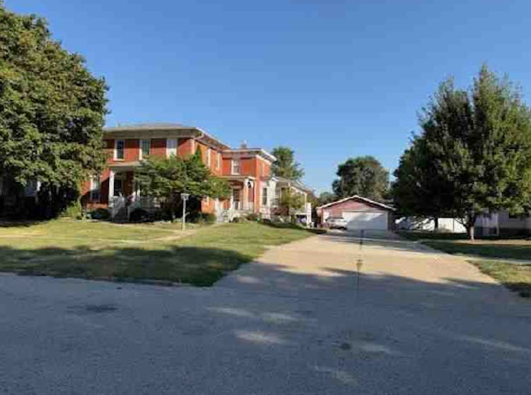 420 NW 4th Street Galva, IL 61434, Henry County