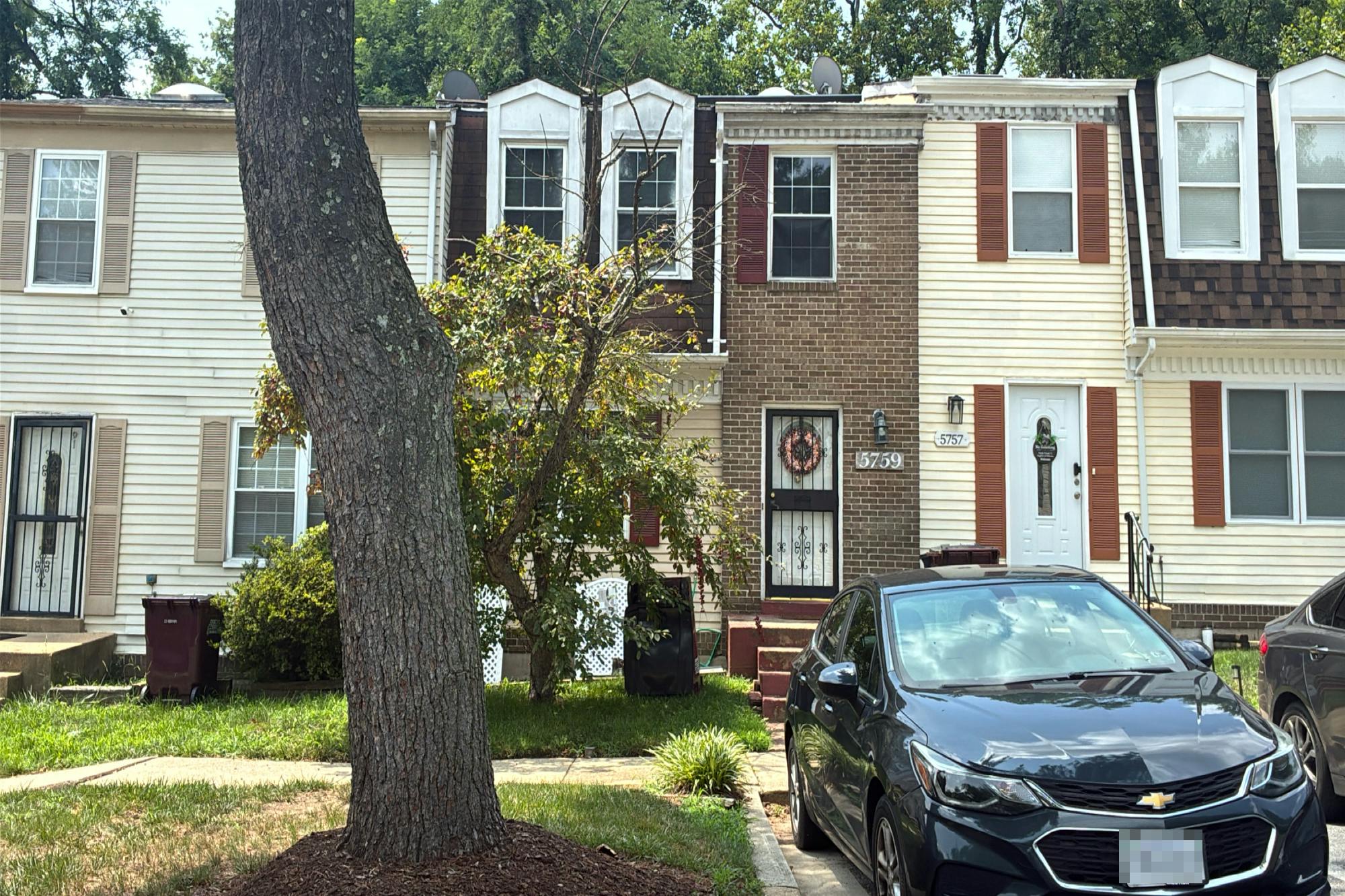 Falkland Pl, Capitol Heights, MD 20743
