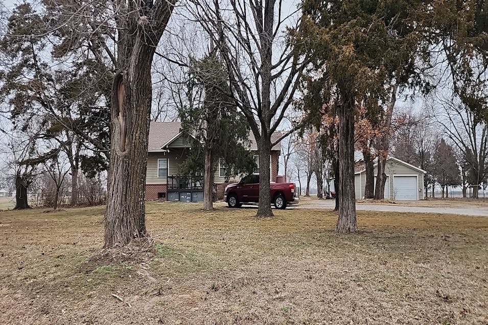 17605 E Overland Rd Nevada, MO 64772, Vernon County