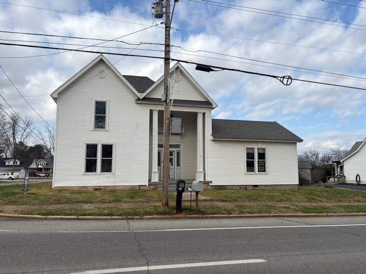 202 West Main Street Decherd, TN 37324, Franklin County