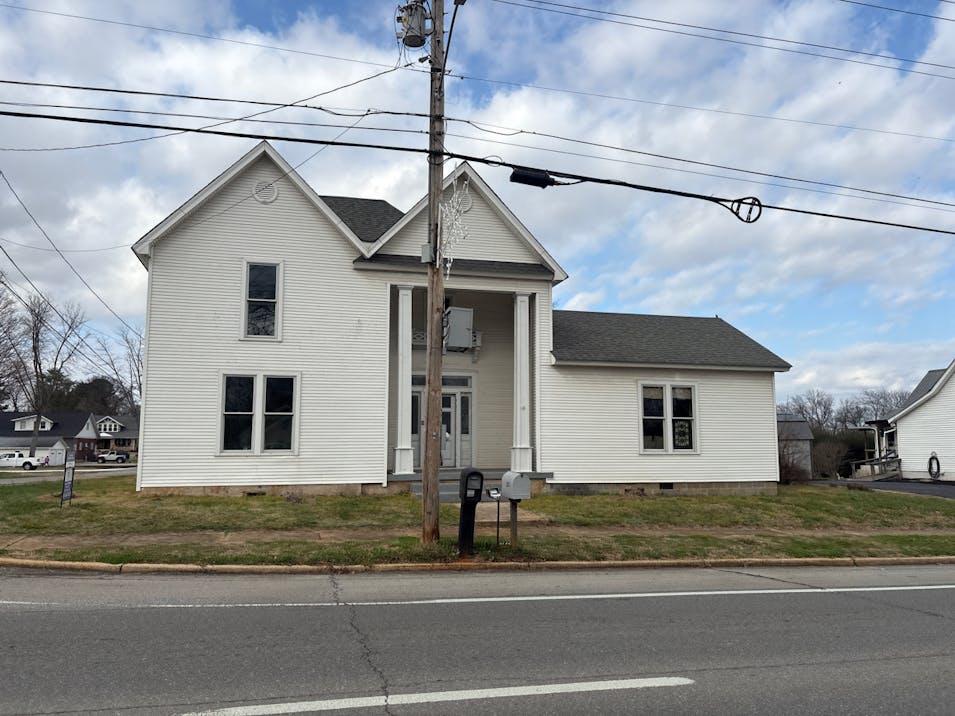 202 West Main Street Decherd, TN 37324, Franklin County