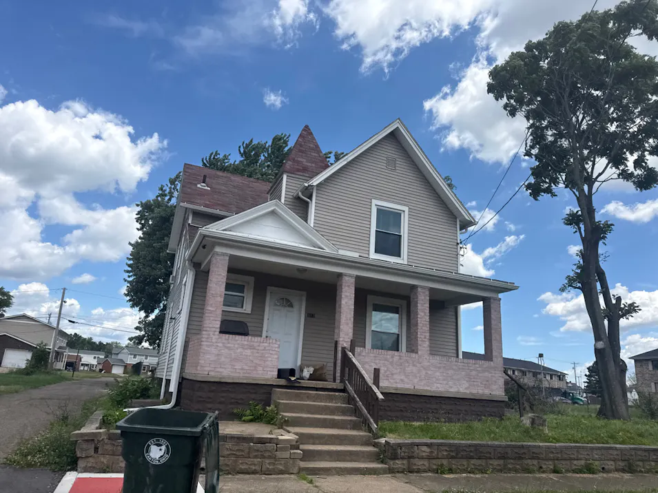 1113 8th St NE Canton, OH 44704, Stark County