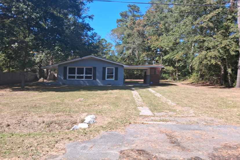 1145 Honeysuckle Dr