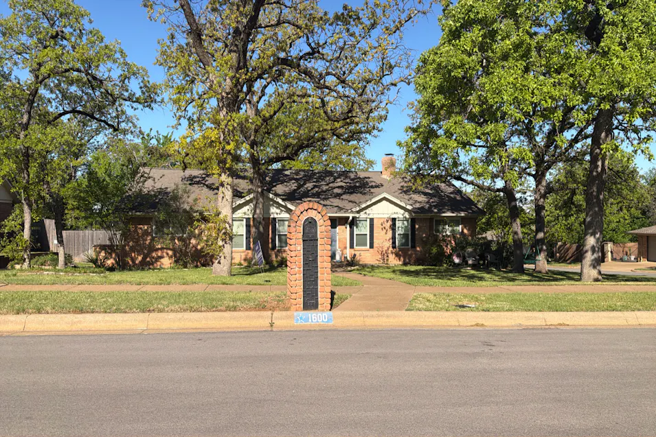 1600 Newsom Court Pantego, TX 76013, Tarrant County