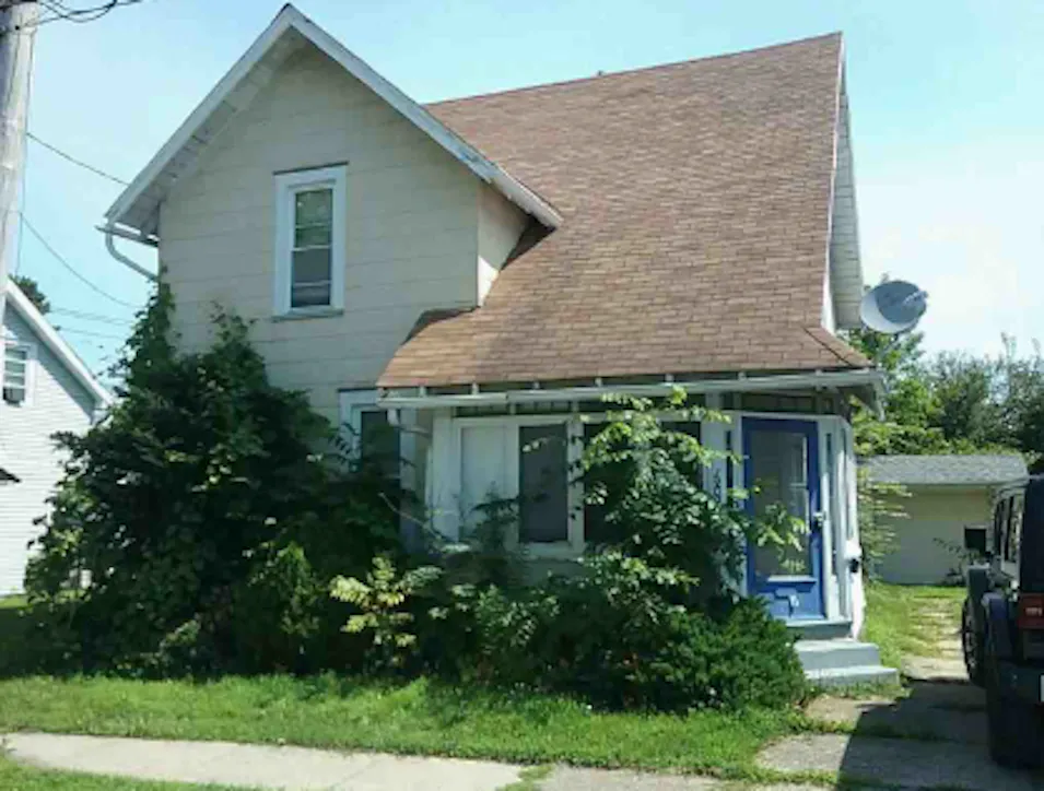 1909 Center St Erie, PA 16510, Erie County