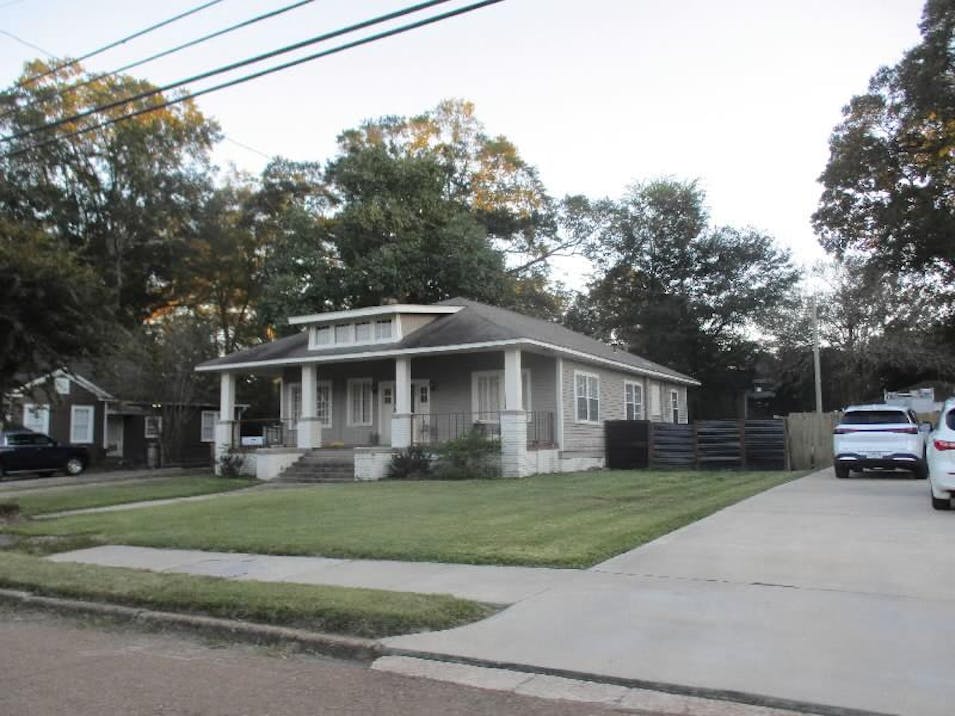 527w Chickasaw St Brookhaven, MS 39601, Lincoln County