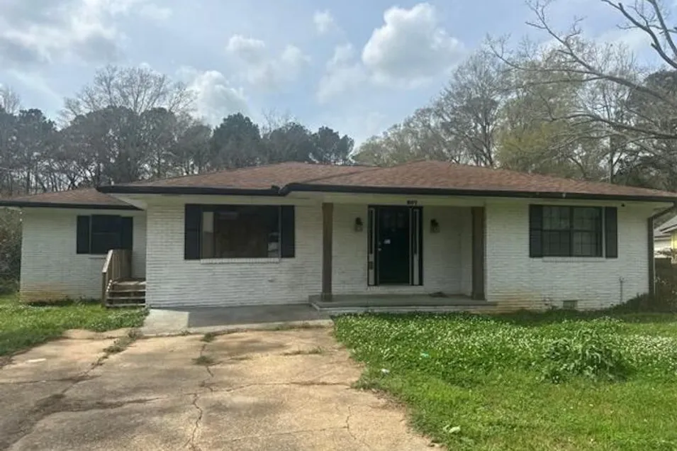 607 N Locust St McComb, MS 39648, Pike County