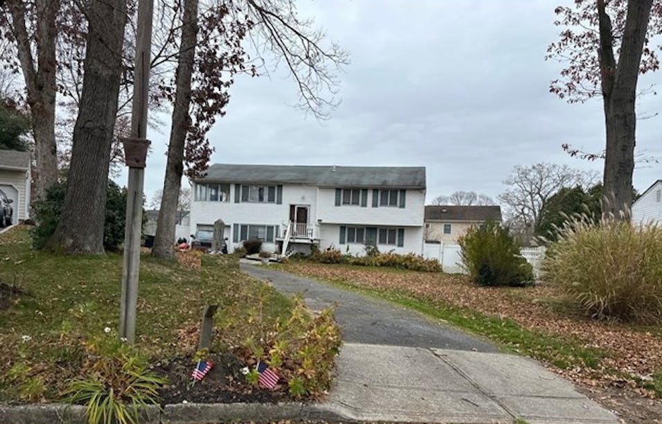 11 Bell Court Ronkonkoma, NY 11779, Suffolk County
