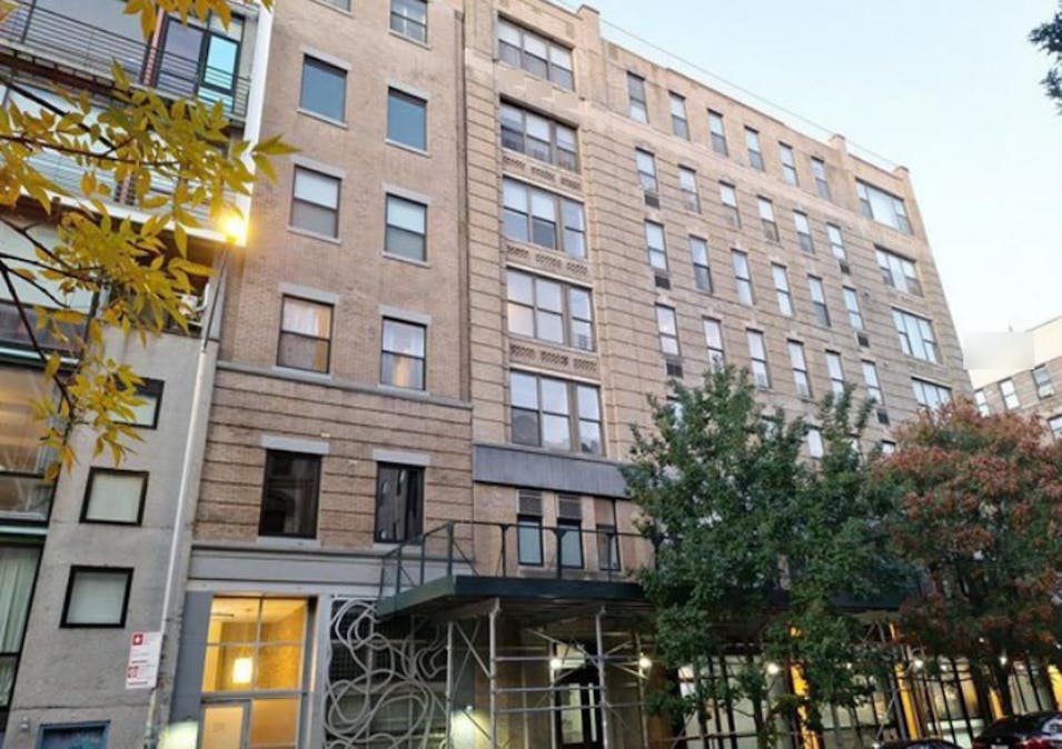 209 E 2nd St 6 New York, NY 10009, New York County