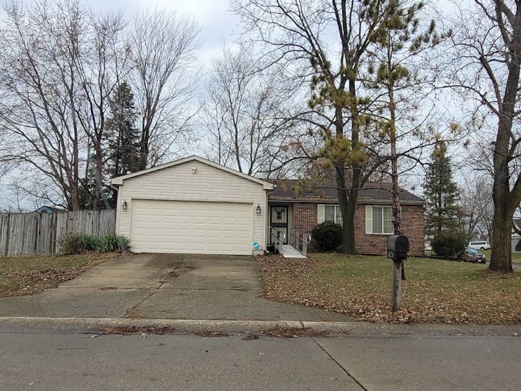 6724 Cross Key Dr Indianapolis, IN 46268-3406, Marion County