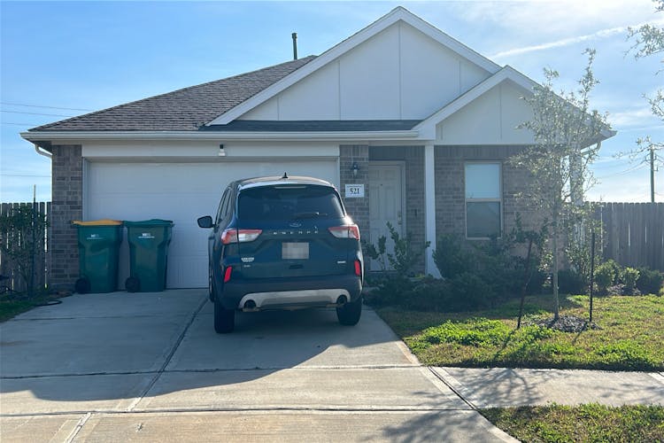 521 Maple Bend Ln La Marque, TX 77568, Galveston County