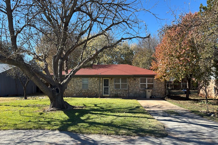 310n East Street Buffalo Gap, TX 79508, Taylor County