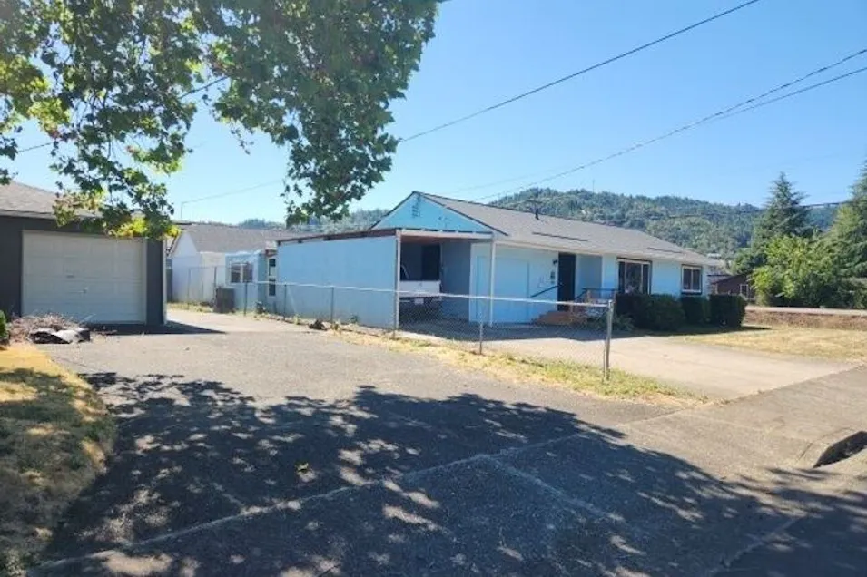 583 W Hazel St Roseburg, OR 97471, Douglas County