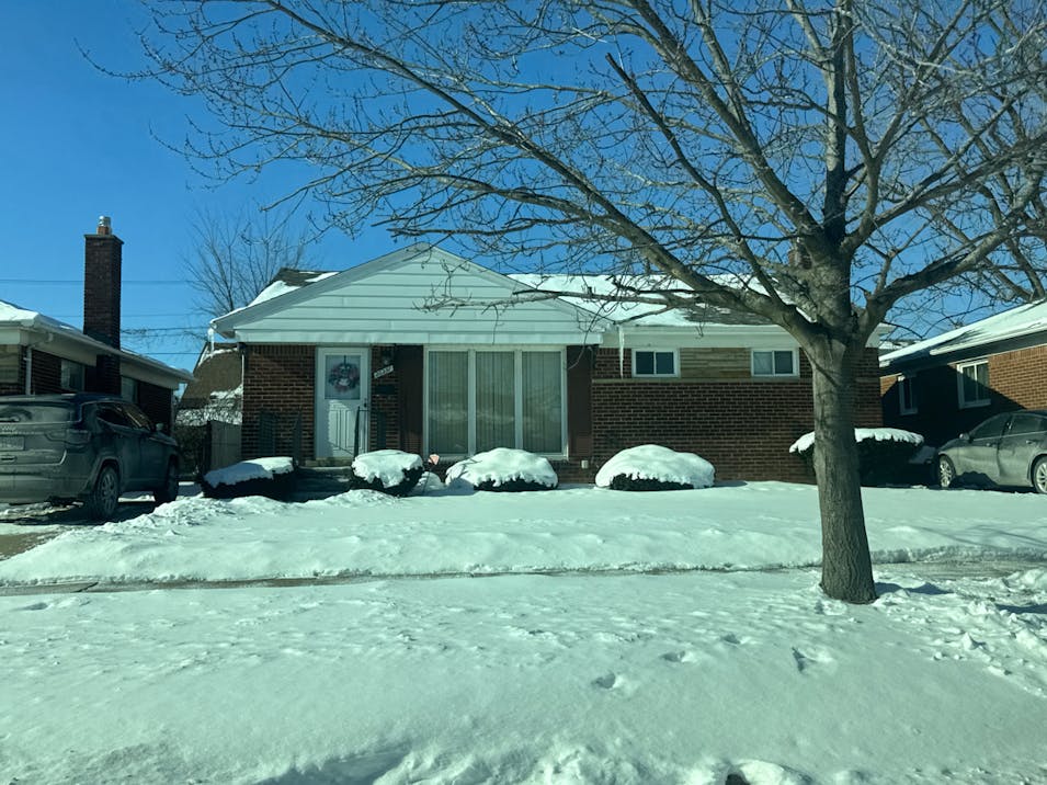 26251 Huntington St Roseville, MI 48066-3415, Macomb County