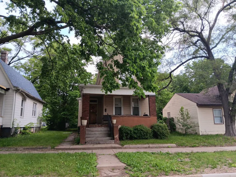 1023 W Butler Peoria, IL 61605, Peoria County